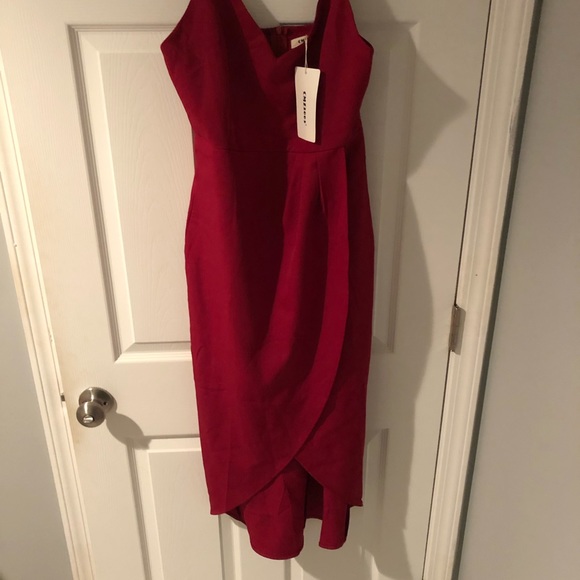 Red dress - Picture 3 of 3